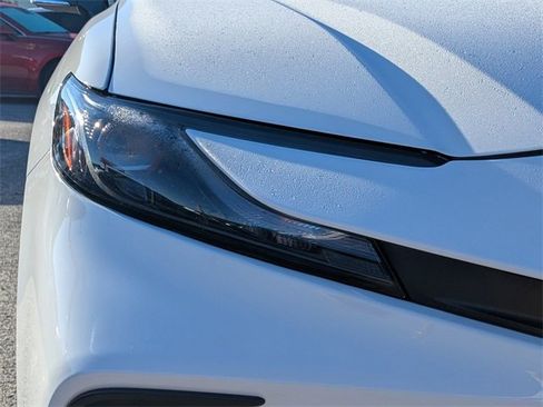 Used 2025 Toyota Camry LE image 8