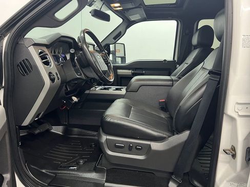 Used 2016 Ford F350 Lariat w/ Lariat Ultimate Package image 4