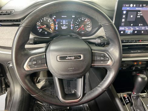 Used 2022 Jeep Compass Latitude AWD/4WD image 11