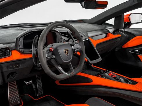 Used 2024 Lamborghini Revuelto AWD/4WD image 11