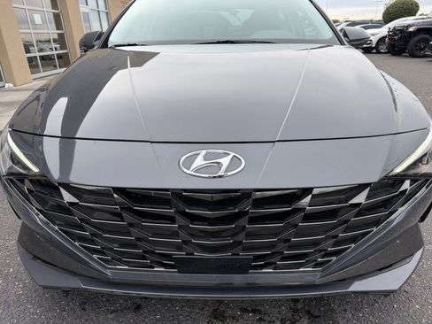 Certified 2023 Hyundai Elantra Limited image 21