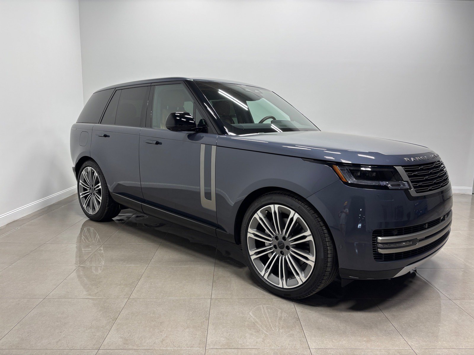 New 2026 Land Rover Range Rover SE AWD/4WD image 5