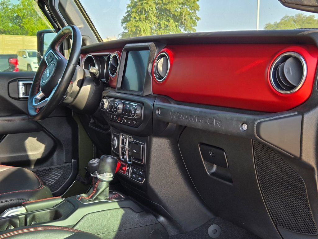 Used 2021 Jeep Wrangler Unlimited Rubicon AWD/4WD image 17