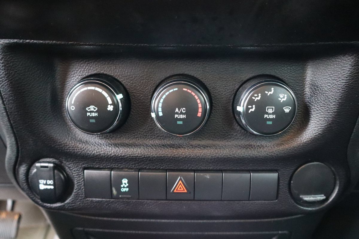 Used 2017 Jeep Wrangler Sport AWD/4WD image 17