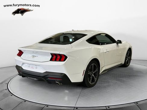 Used 2025 Ford Mustang Coupe RWD image 3