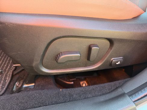 Used 2017 Subaru Forester 2.5i Limited image 19