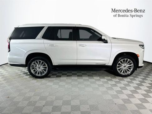 Used 2024 Cadillac Escalade Premium Luxury AWD/4WD image 8
