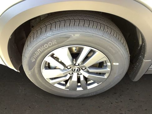 New 2025 Nissan Pathfinder S image 10