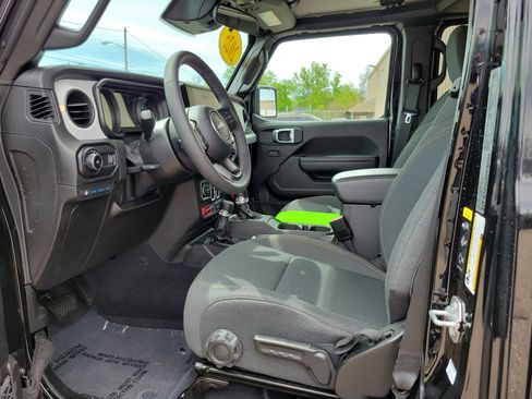 Used 2025 Jeep Wrangler Unlimited Sport S 4xe AWD/4WD image 7