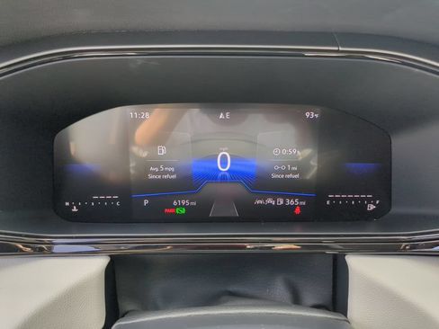 Certified 2025 Volkswagen Taos S FWD image 28