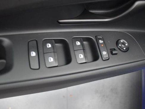 Used 2025 Hyundai Elantra SEL image 9