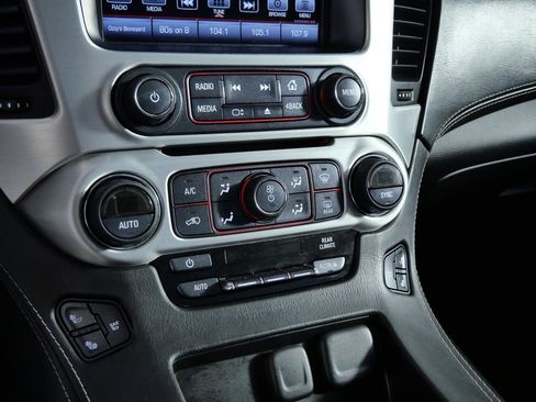 Used 2016 GMC Yukon SLT w/ HD Trailering Package AWD/4WD image 23