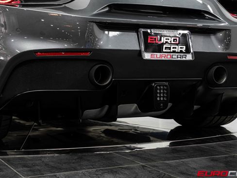 Used 2019 Ferrari 488 Spider image 25