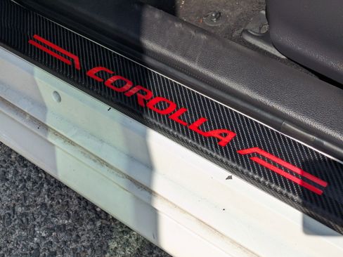 Used 2021 Toyota Corolla LE image 21