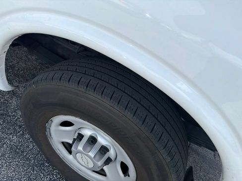Used 2014 Chevrolet Express 2500 RWD image 7
