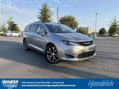 Used 2017 Chrysler Pacifica Limited