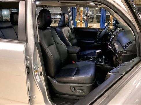 Used 2019 Toyota 4Runner TRD Off-Road Premium image 8