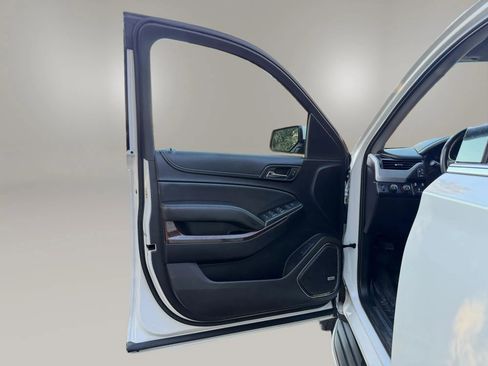 Used 2016 GMC Yukon SLT w/ HD Trailering Package image 16