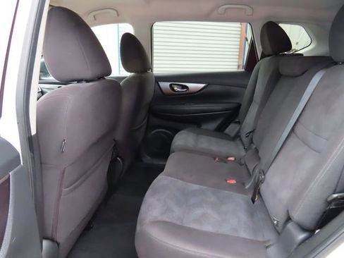 Used 2016 Nissan Rogue SV AWD/4WD image 27