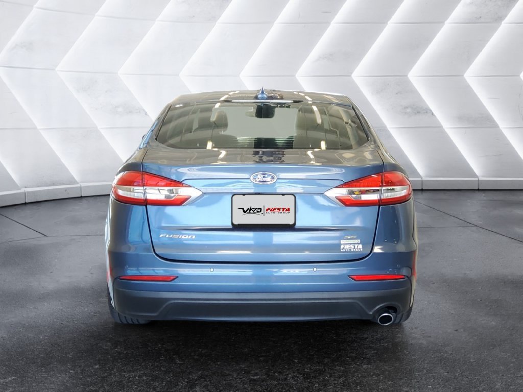 Used 2019 Ford Fusion SE FWD image 5