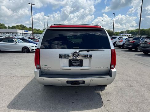 Used 2012 Cadillac Escalade Platinum AWD/4WD image 4
