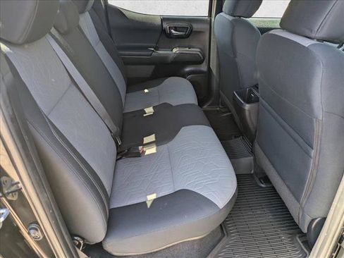 Used 2022 Toyota Tacoma TRD Sport w/ Technology Package RWD image 18