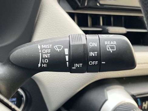 Used 2019 Toyota RAV4 XLE w/ Phone Cable & Charge Package image 39