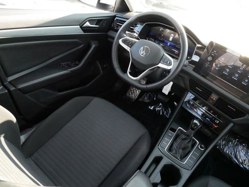 Used 2025 Volkswagen Jetta S image 10