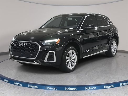 Used 2023 Audi Q5 2.0T Premium w/ Convenience Package image 1