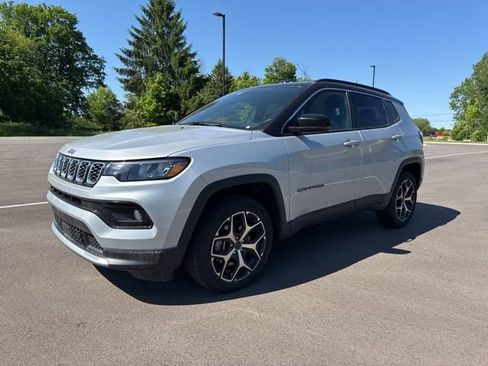 Used 2025 Jeep Compass Limited AWD/4WD image 1