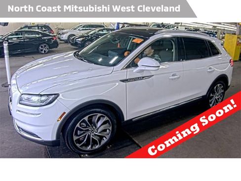 Used 2022 Lincoln Nautilus Reserve image 1