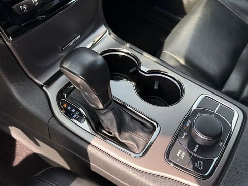 Used 2019 Jeep Grand Cherokee Limited X image 23