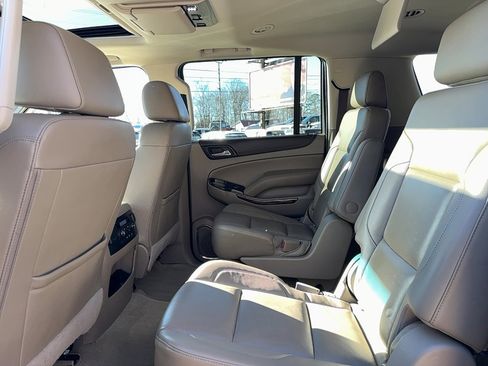 Used 2017 GMC Yukon XL SLT w/ Premium Edition image 13