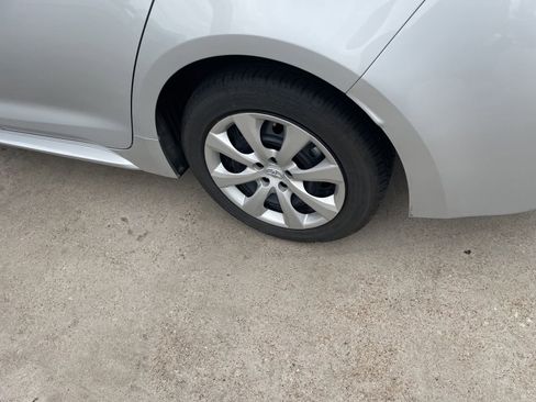 Used 2024 Toyota Corolla LE FWD image 11