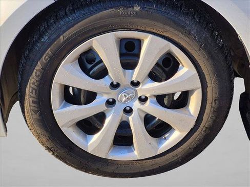 Used 2025 Toyota Corolla LE FWD image 14