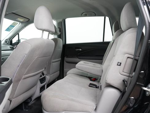 Used 2017 Honda Pilot EX image 15