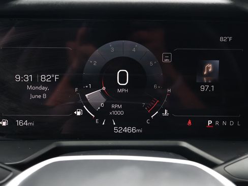 Used 2025 GMC Acadia Elevation FWD image 19