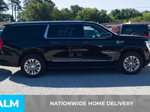 Used 2025 GMC Yukon XL Denali RWD image 4