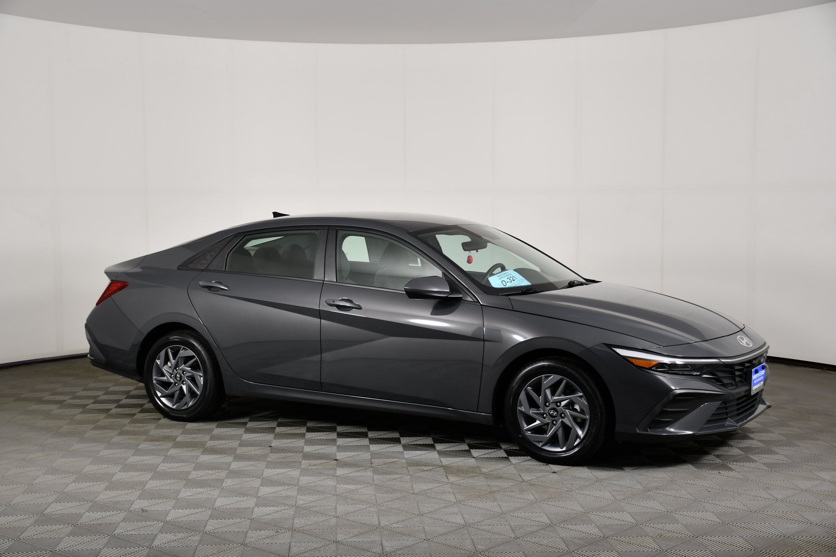 Used 2024 Hyundai Elantra SEL FWD image 5