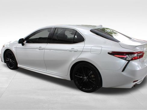 Used 2021 Toyota Camry XSE FWD image 15