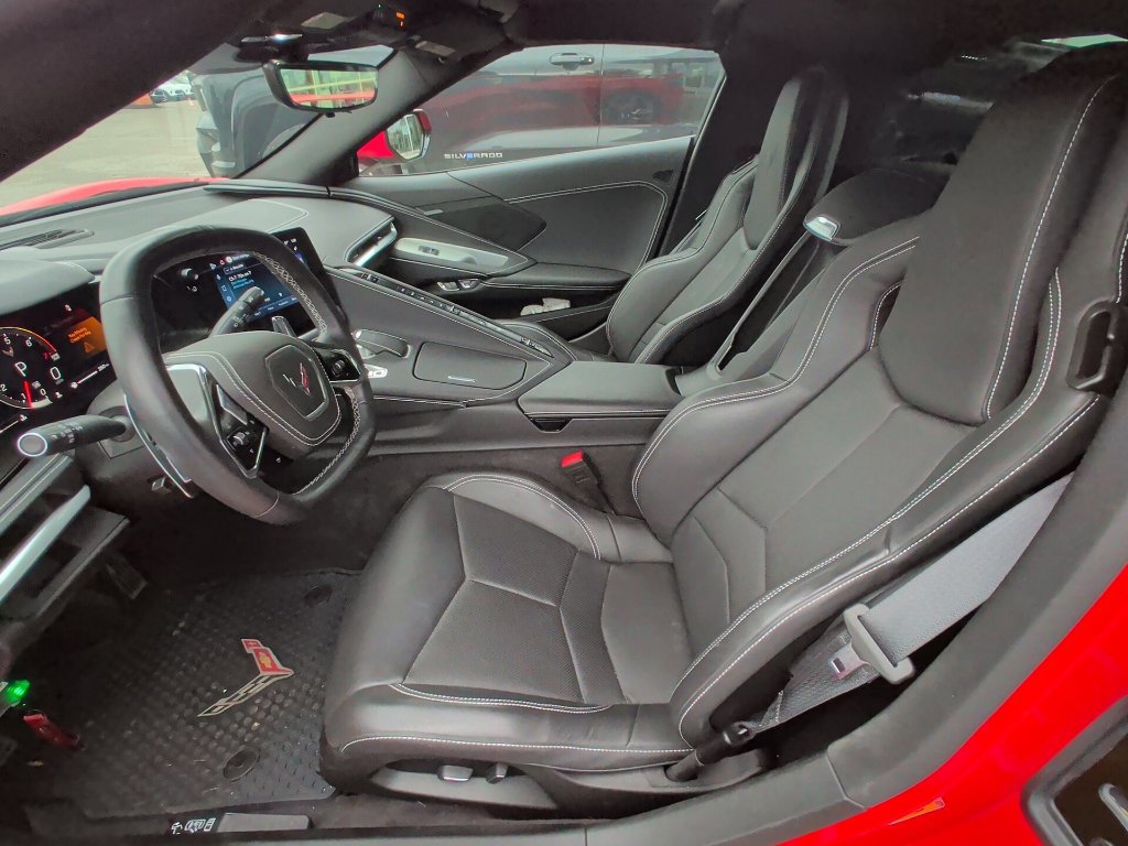 Used 2025 Chevrolet Corvette Stingray Coupe w/ 1LT RWD image 5