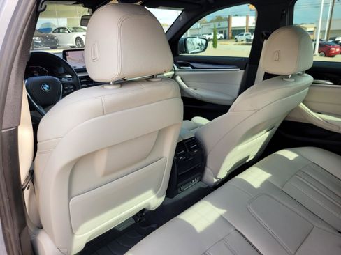 Certified 2023 BMW 530i w/ Convenience Package image 31