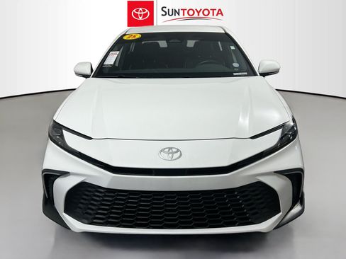 Used 2025 Toyota Camry SE FWD image 10