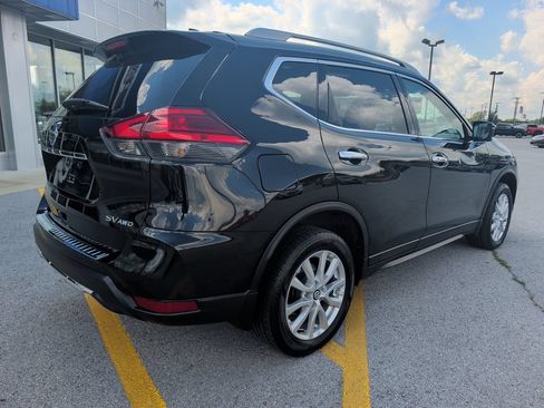 Used 2017 Nissan Rogue SV AWD/4WD image 7