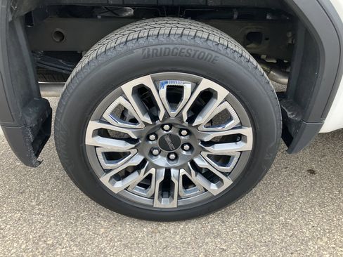 Used 2024 GMC Sierra 1500 Denali Ultimate image 17