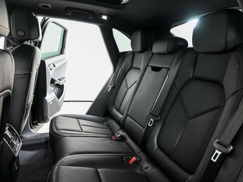 New 2026 Porsche Macan AWD/4WD image 21