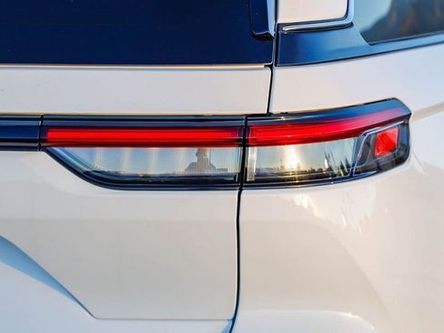 New 2025 Jeep Grand Cherokee Laredo X w/ Luxury Tech Group I image 10