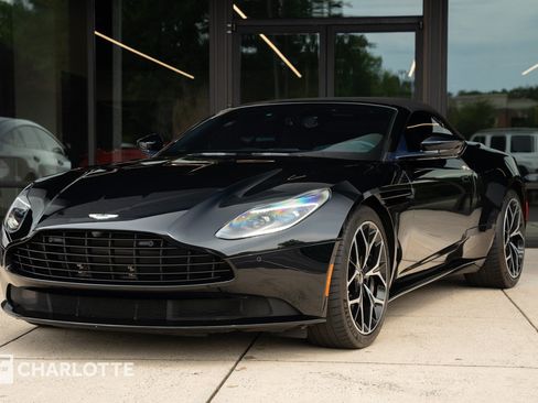 Used 2019 Aston Martin DB11 Volante RWD image 6