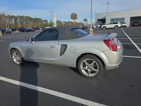 Used 2000 Toyota MR2 Base image 4