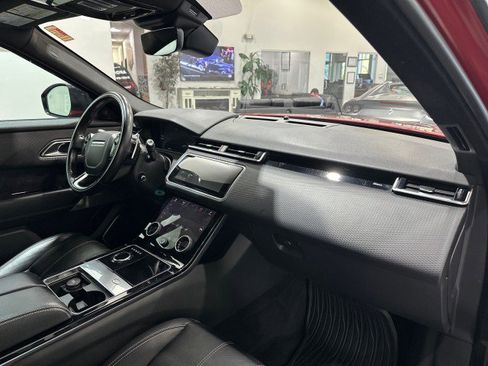 Used 2018 Land Rover Range Rover Velar R-Dynamic SE AWD/4WD image 51